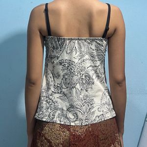 Chic Black &amp; White Patterned Peplum Top