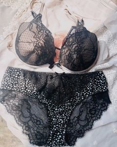Victoria's Secret Lace Push-Up Bra