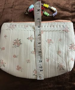 [SALE] coquette floral pouch + free phone charm 💞