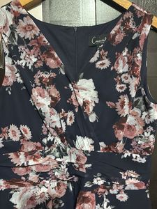 Chic Floral Print V-Neck Dress