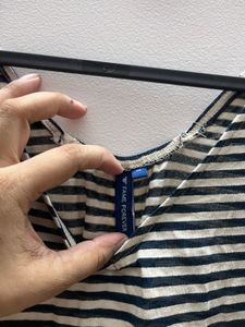 Fame forever - Classic Striped V-Neck Top -