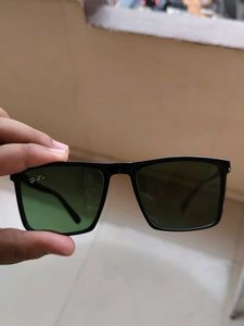 Set of 4 Clip-On Sunglasses
