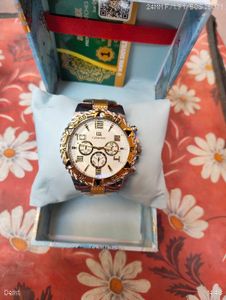 Stylish Gold Tone Chronograph Watch