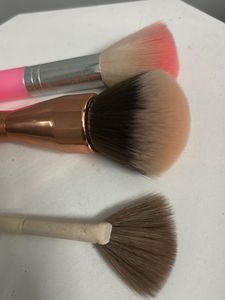 Set of 3 Makeup Brushes
