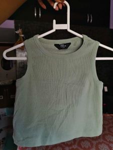 Ribbed Sleeveless Cropped Tank Top