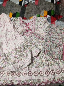 Floral Embroidered Kurta Set