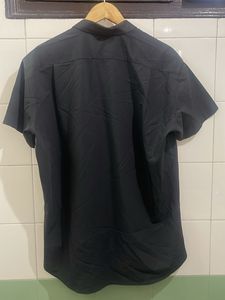 Men's Black Short Sleeve Collared Shirt