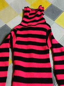 Pink &amp; Black Striped Turtleneck💚