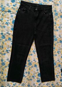 Black High-Waisted Jeans