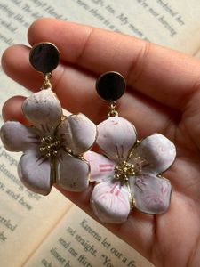 Floral Dangling Earrings