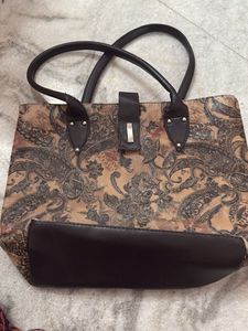 Elegant Paisley Print Handbag