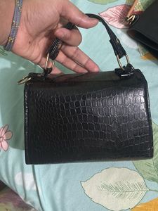 Chic Black Croc Embossed Handbag
