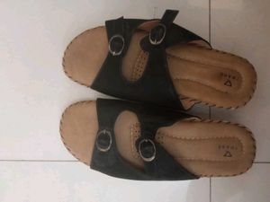 Selling Trase Flats In ₹200