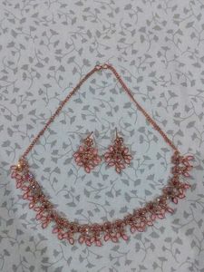 Stunning Rose Gold Necklace & Earring Set