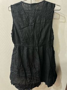 Embroidered Black Sleeveless Kurta