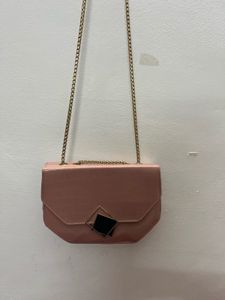 Chic Croc Embossed Chain Bag