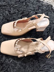 Elegant Pearl Embellished Ballet Flats