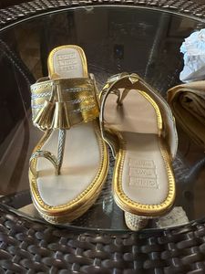 Elegant Gold Kolhapuri Sandals