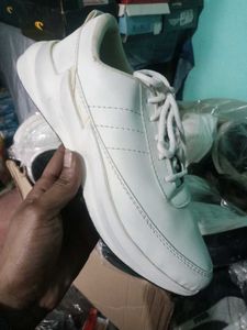 NEW NO USED SNEAKERS SHOES FOR MEN.