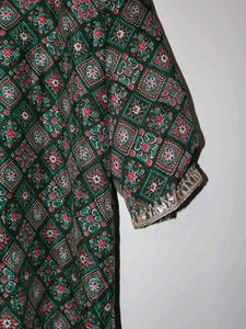 Green Printed Kurta with Lace Detail