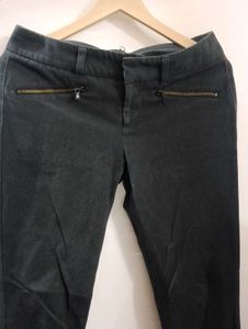 Stylish Women's Dark Wash Zip Pocket Pants