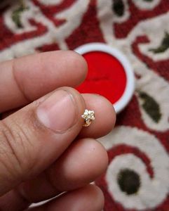 star  Flower Nose Pin