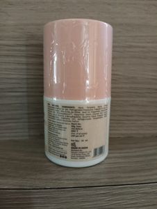 Carmesi Natural Deodorant Roll-no