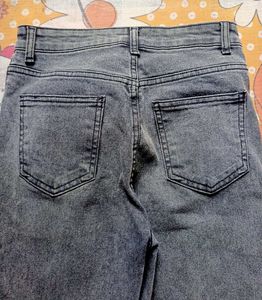charcoal black straight fit jeans🖤