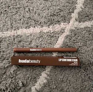Huda Beauty Lip Contour Stain