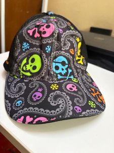 Skull & Paisley Print Trucker Hat