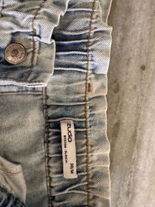 Stylish Light Wash Mom Jeans