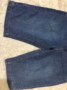 Y2K Classic Mid-Wash Denim Capris