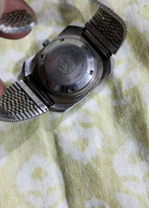 Non working.  Unisex Vintage Omax Automatic Watch