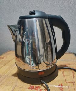 Pigeon Electric Kettle. (1.5 L Black, Silver).