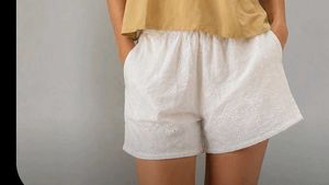 White Eyele shorts