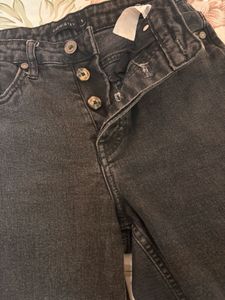 Stylish Black Wash Straight Leg Jeans