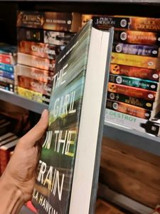 The Girl on  Train - Paula Hawkin