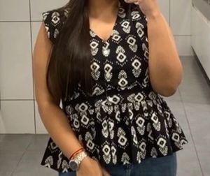 Black &amp; White Printed Peplum Short Kurta