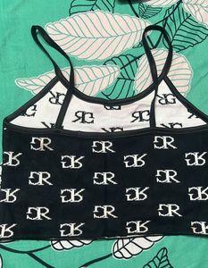 Stylish Graphic Print Crop Top