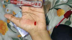 Swiss Beauty Gloss Me clear glos