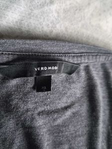Vero moda Grey T-Shirt with "RULES" Print