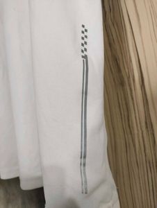 Trendy White Graphic Jersey