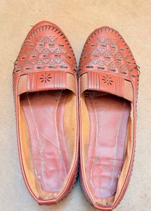 Chic Pink Strappy sandal and Bally