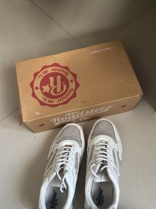 Roadster Men's Casual Sneakers