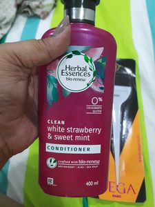 Price Drop!Dye Brush With Herbal Essence Condition