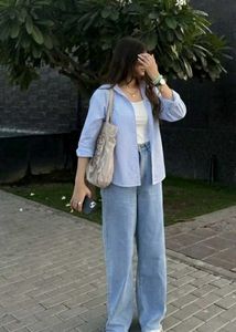 🧊Blue Striped Button-Down Shirt🪄