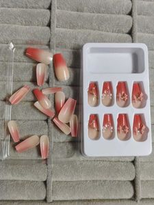 nails