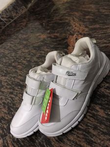 men sports shoes