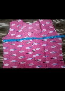 Pink Leaf Print Sleeveless Kurta in L 40
