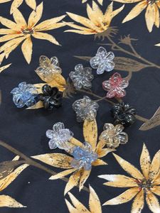trending  flower claw